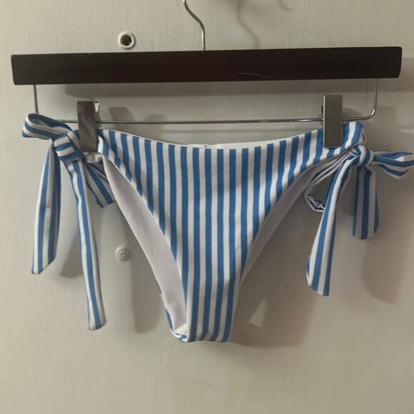 Striped Blue/White Bikini Bottoms Size M Nautical Beach Summer Vacation - Picture 1 of 6